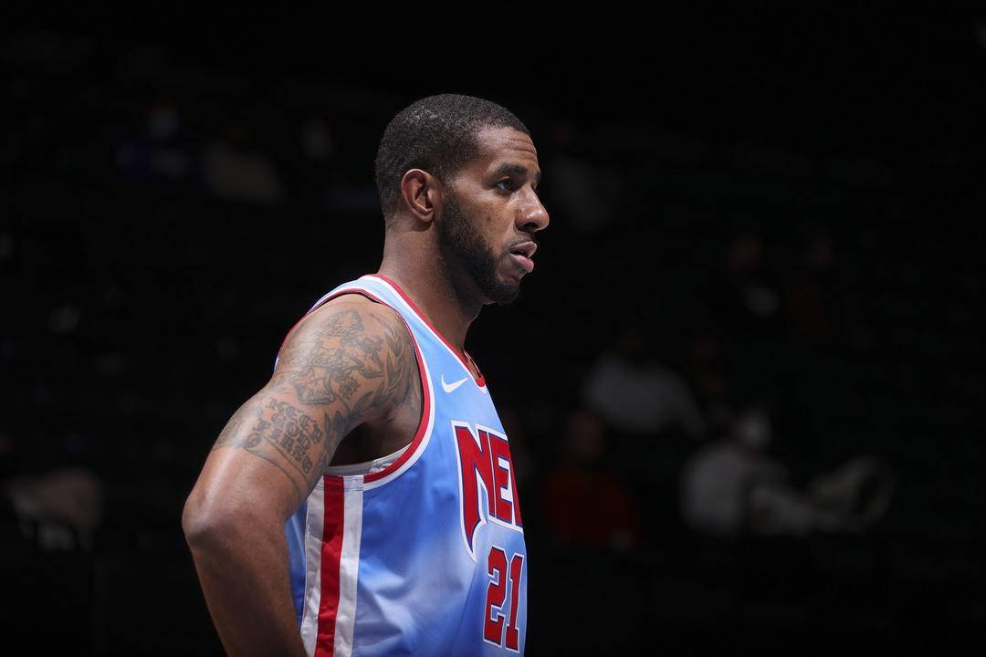 负荷巨大的 负荷巨大的